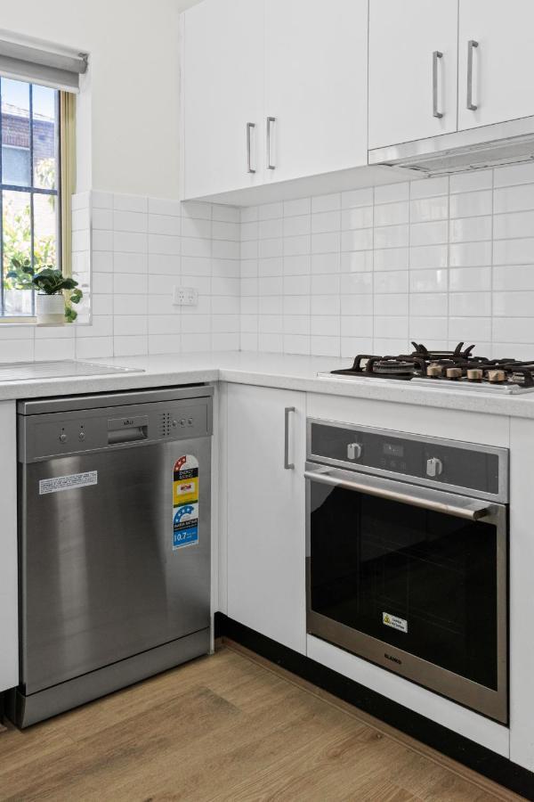 Burwood New 2 Bedroom 2 Bath Apt Free Parking Sydney Exteriér fotografie